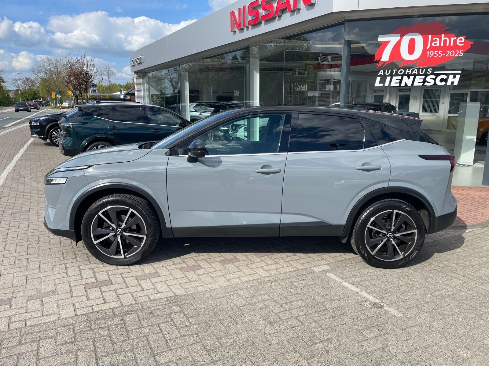 Fahrzeugabbildung Nissan Qashqai 1.3 DiG-T Tekna Automatik Navi Head Up A