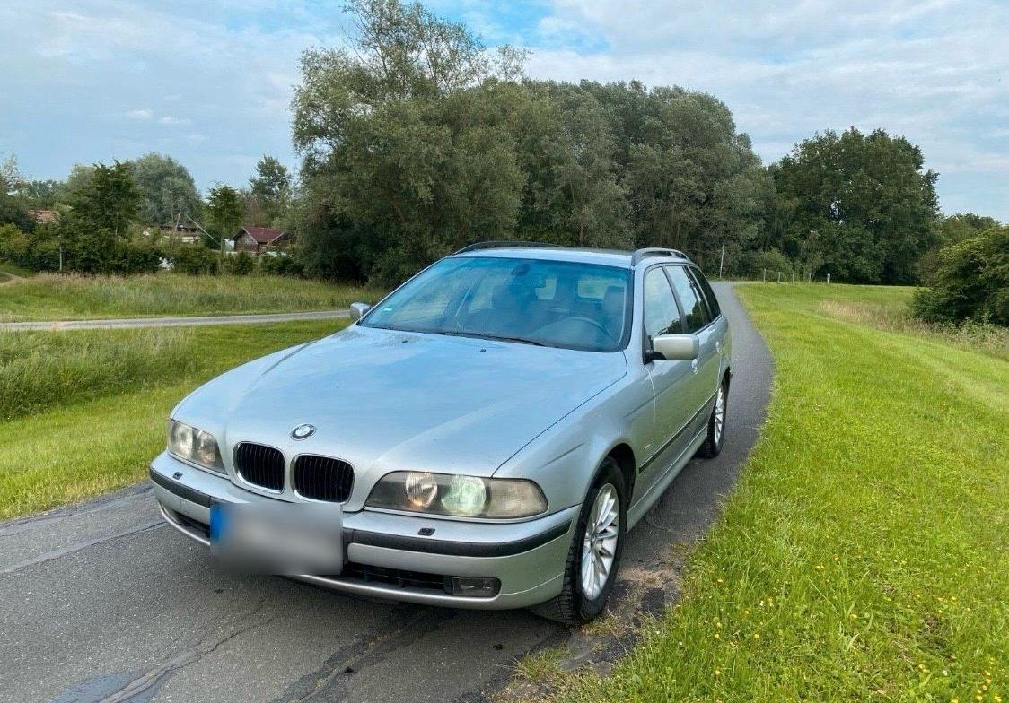 BMW 523