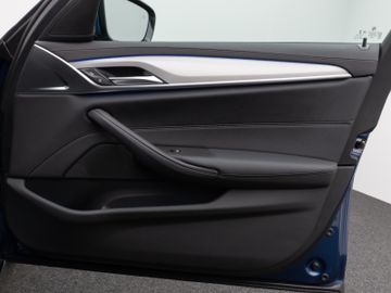 Fahrzeugabbildung BMW 530d Luxury Line Kamera DAB HiFi Stop&Go Alarm