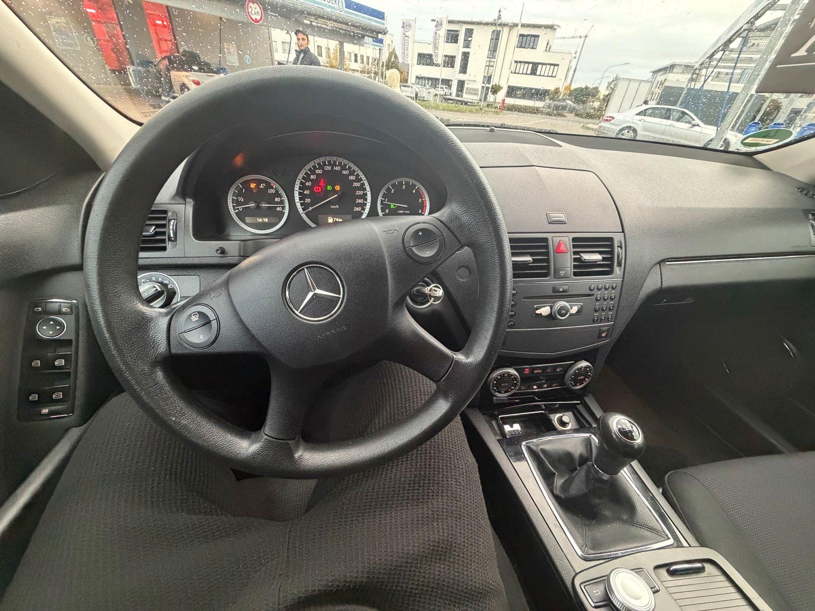 Mercedes-Benz 200 2008 — photo 12