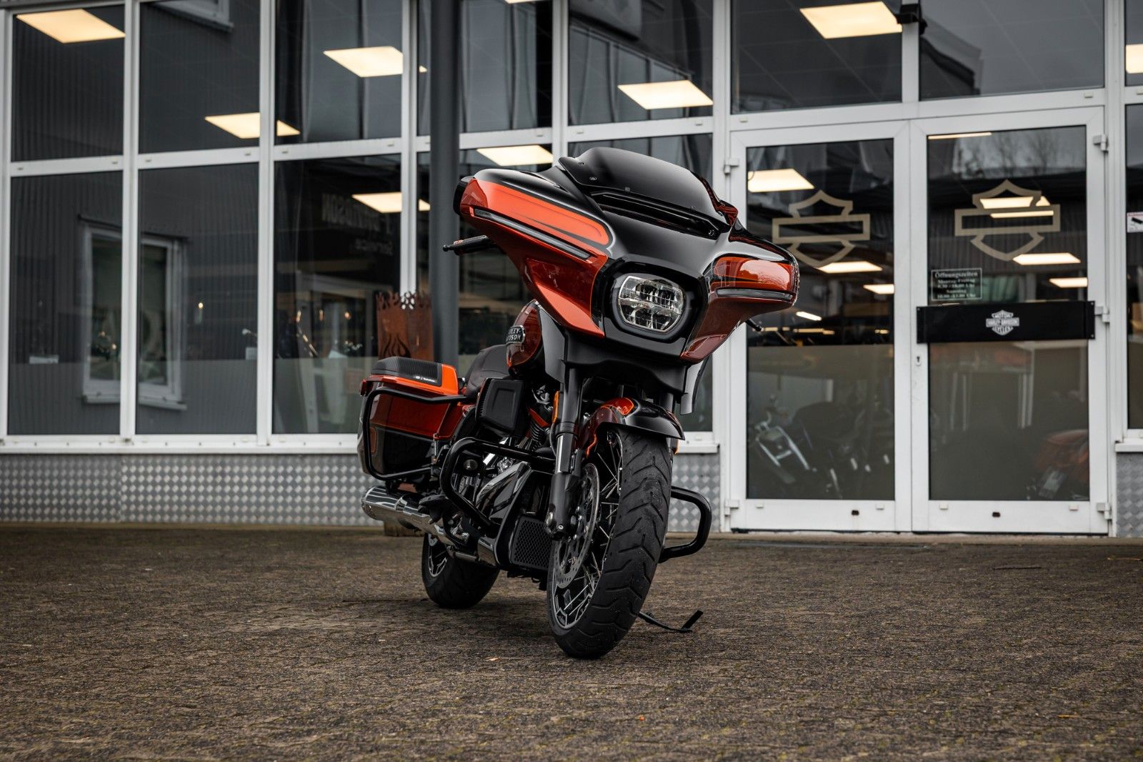 Fahrzeugabbildung Harley-Davidson CVO Street Glide  FLHXSE 121 cui - Jekill -