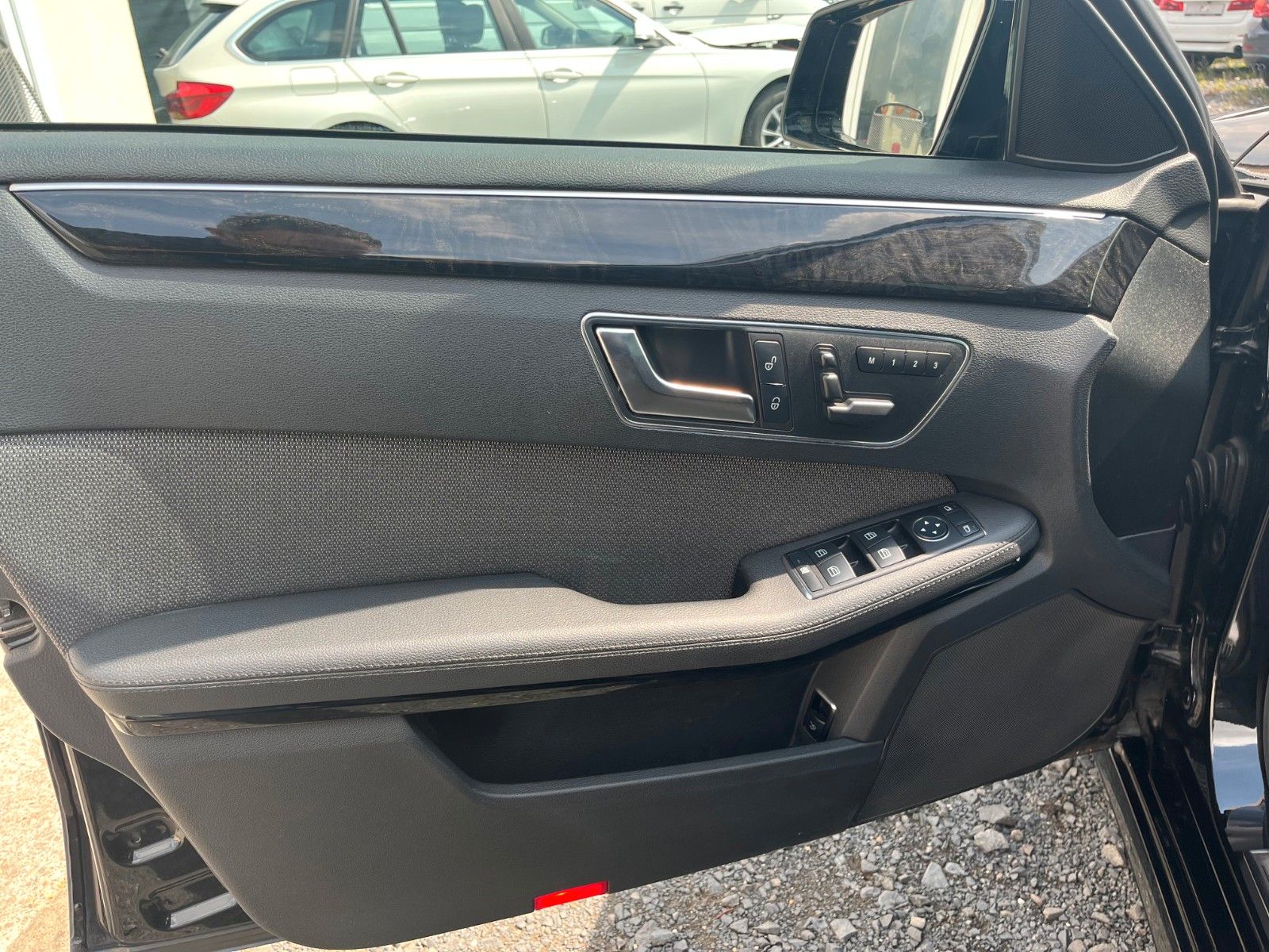 Fahrzeugabbildung Mercedes-Benz E 300 CDI Aut. AVANTGARDE Navi Xenon Leder AHK