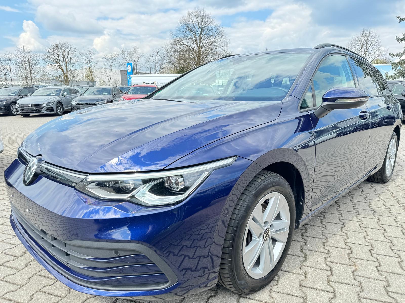 Volkswagen Golf 2.0TDI Life ACC Kamera Pano Matrix StHeizun
