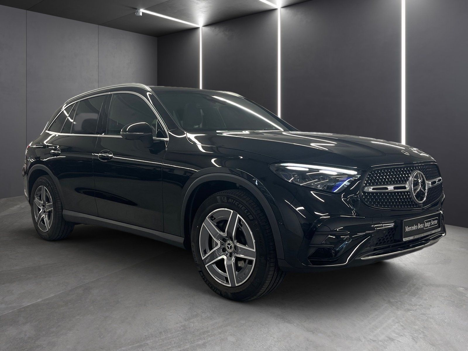 Fahrzeugabbildung Mercedes-Benz GLC 300 d 4M AMG Plus*Airmatic*Pano*HUD*Distro*