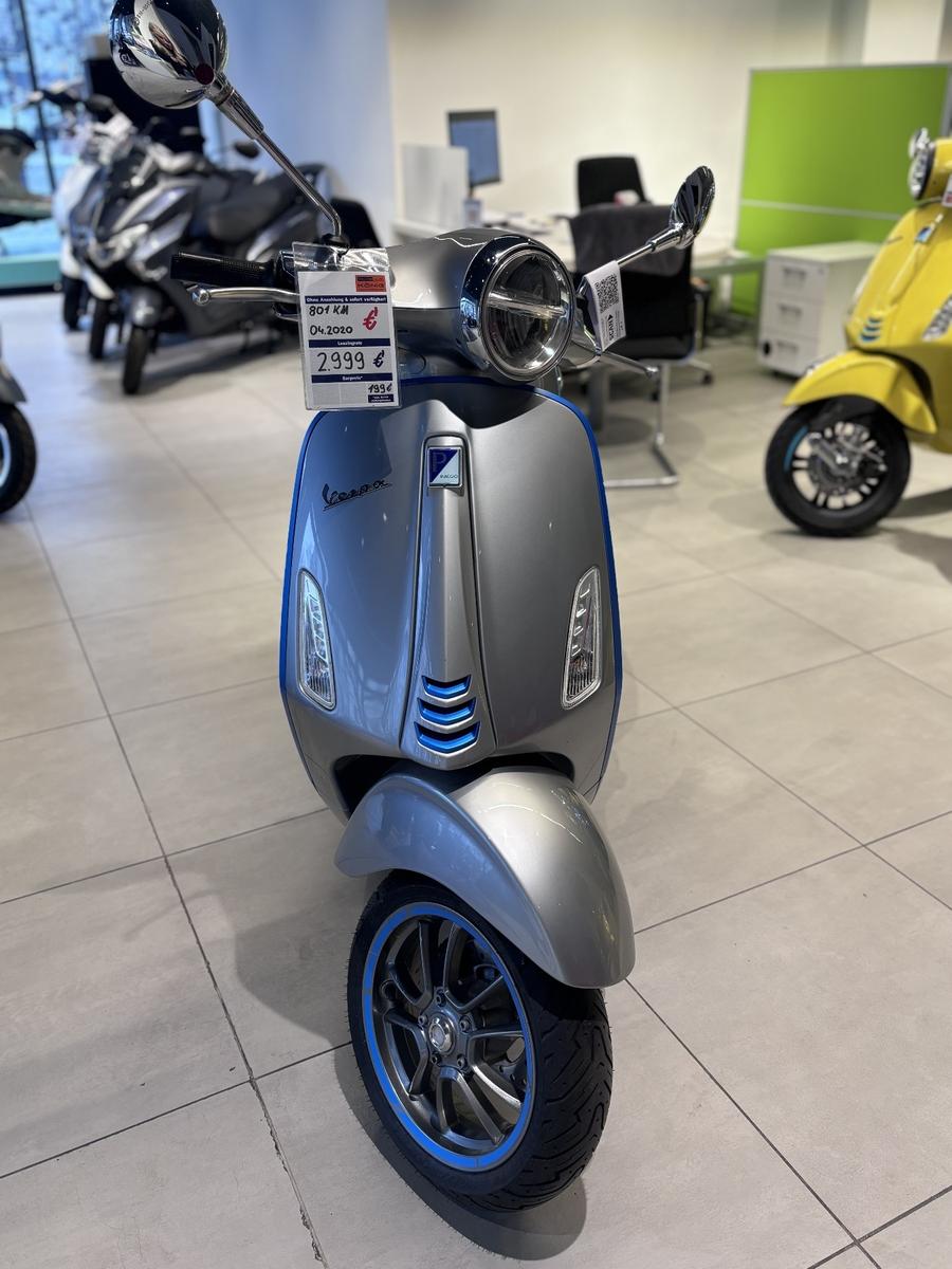 Vespa Elettrica 45 km/h bis zu 100 Km - NUR 800 KM gel