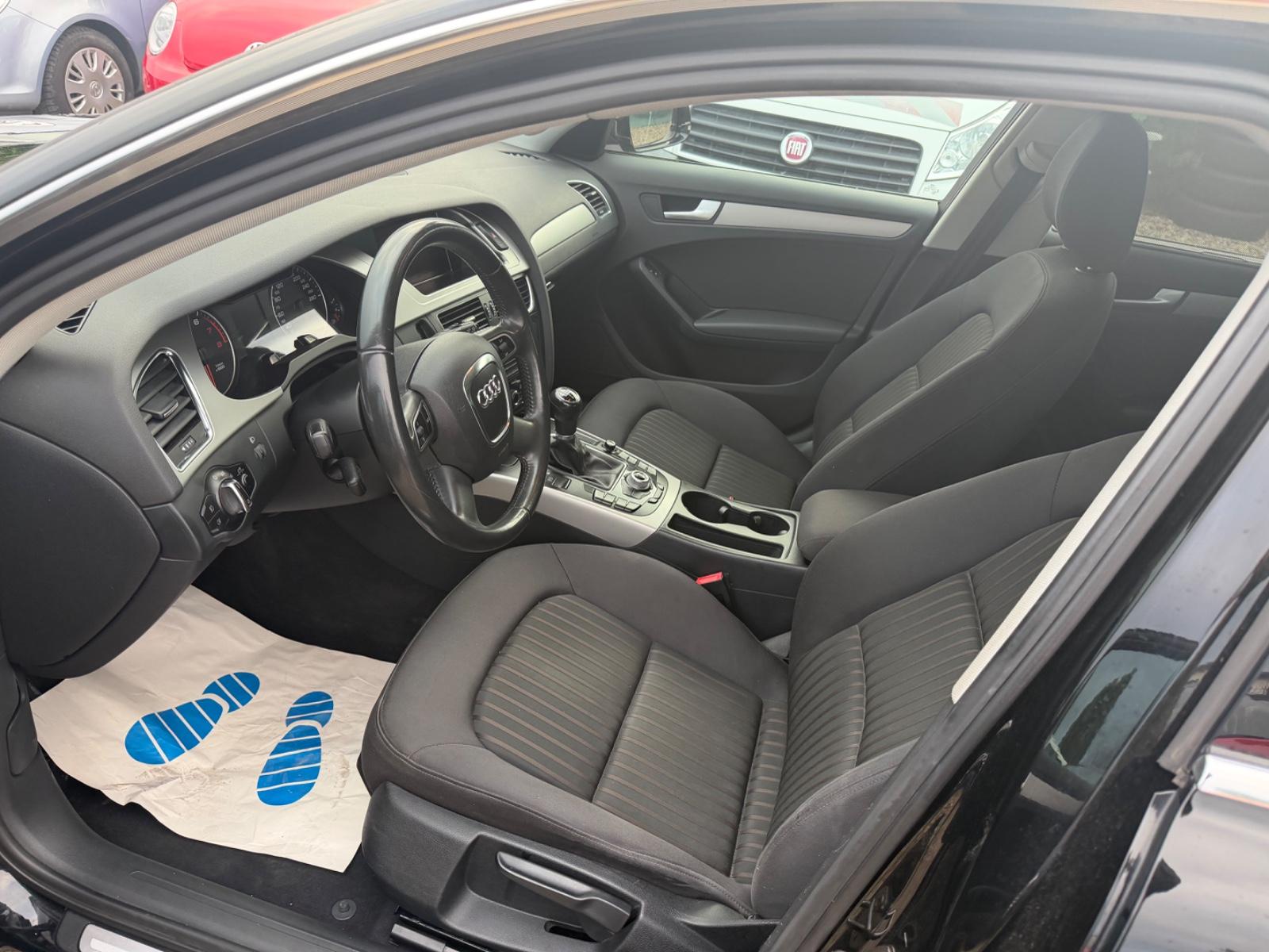 Audi A4 2009 — photo 9
