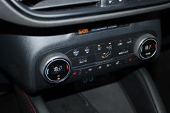 Fahrzeugabbildung Ford Kuga 2.5 Duratec FHEV ST-Line X 4WD + Panodach