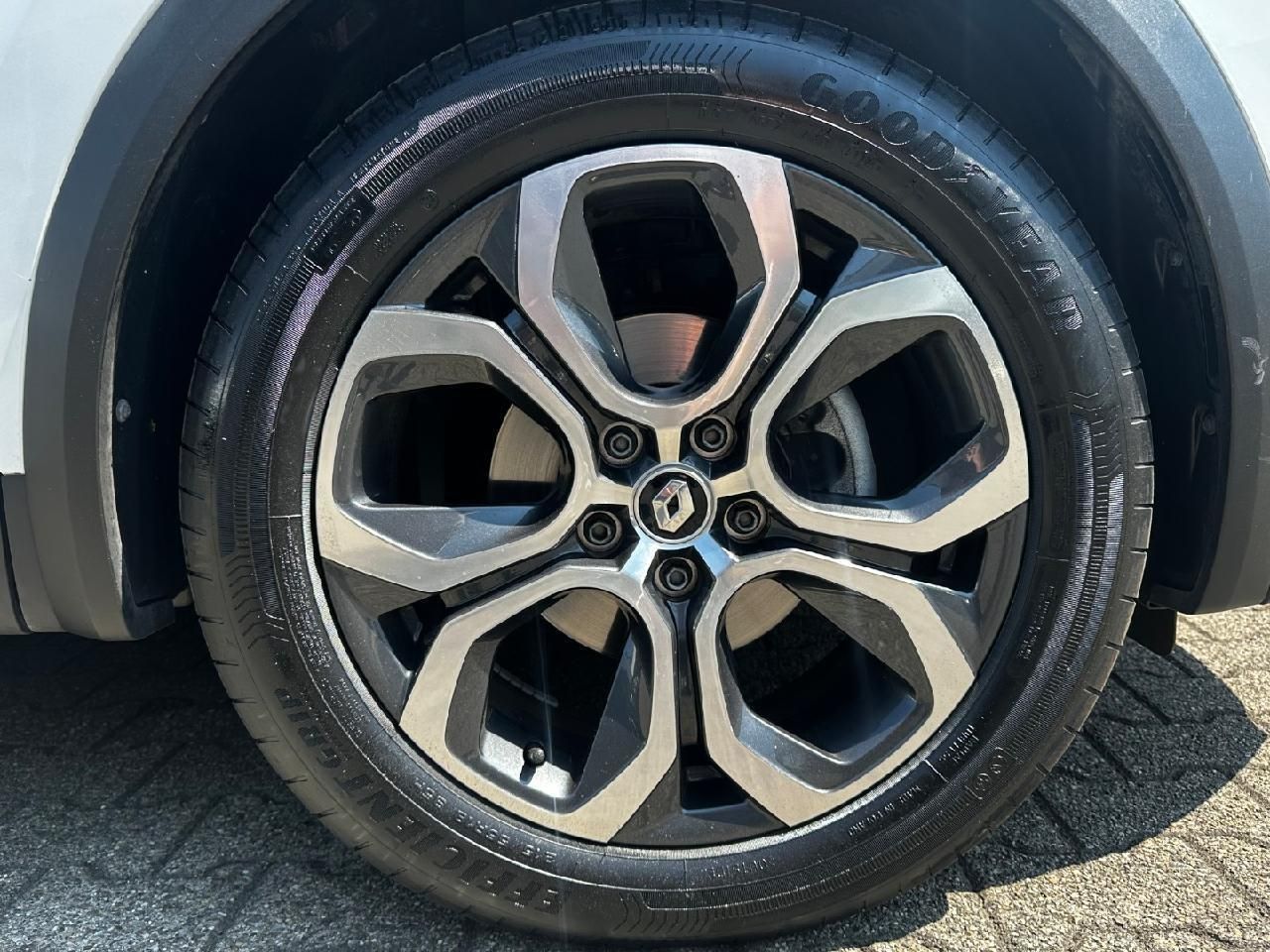 Fahrzeugabbildung Renault Captur Techno TCe 140 EDC