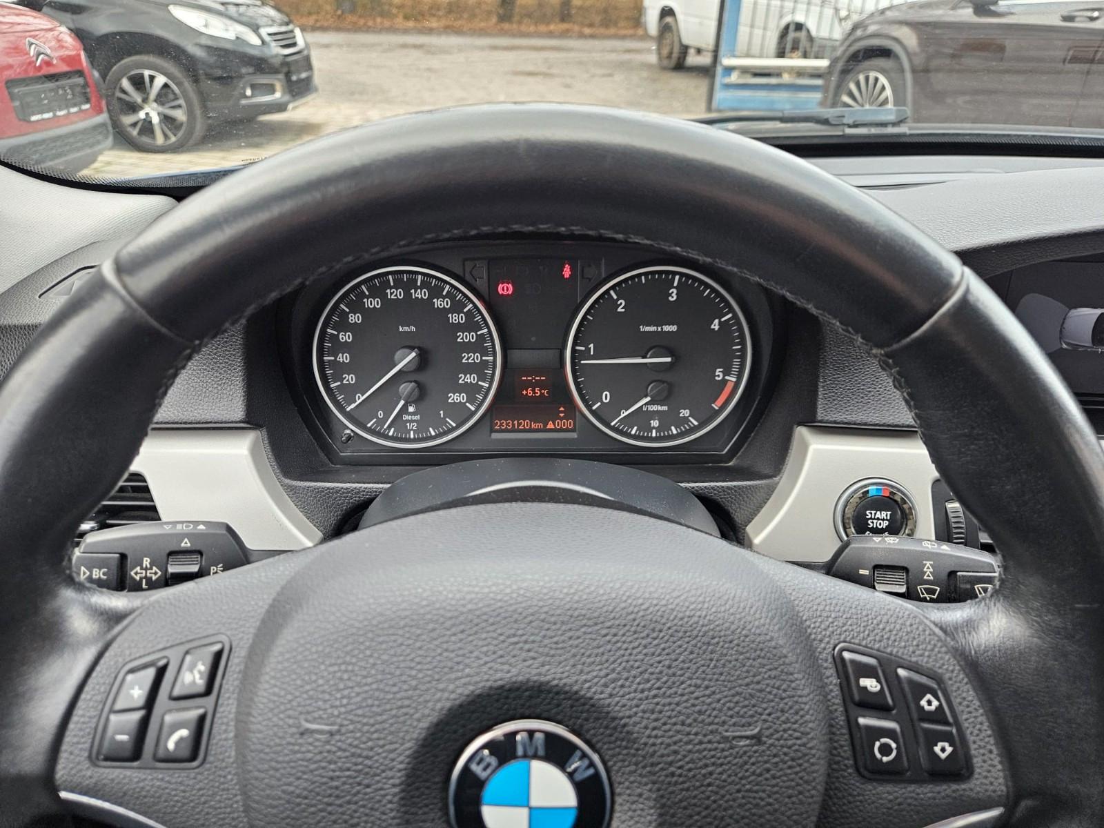 BMW 320 2011 — photo 14
