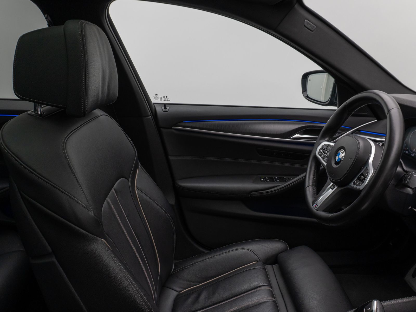Fahrzeugabbildung BMW 530d  M Sport Panorama Kamera Laser HUD DAB HiFi