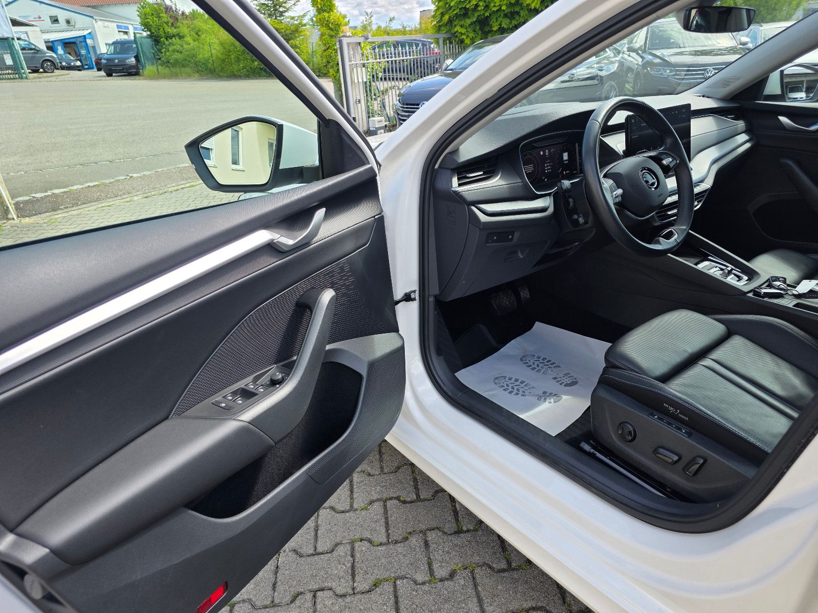 Skoda Octavia 2.0TDI AHK ACC VZE HUD Memory Sitzbelüft foto 5