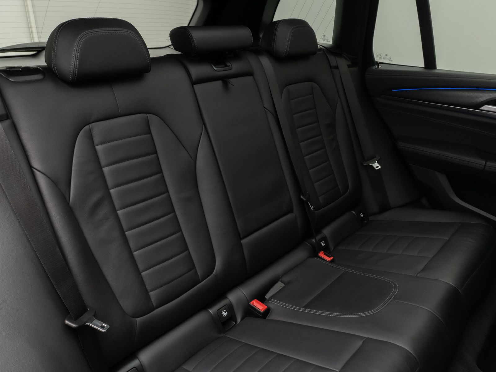 Fahrzeugabbildung BMW X3 M40i Panorama Kamera HUD DAB HiFi LED 20Zoll