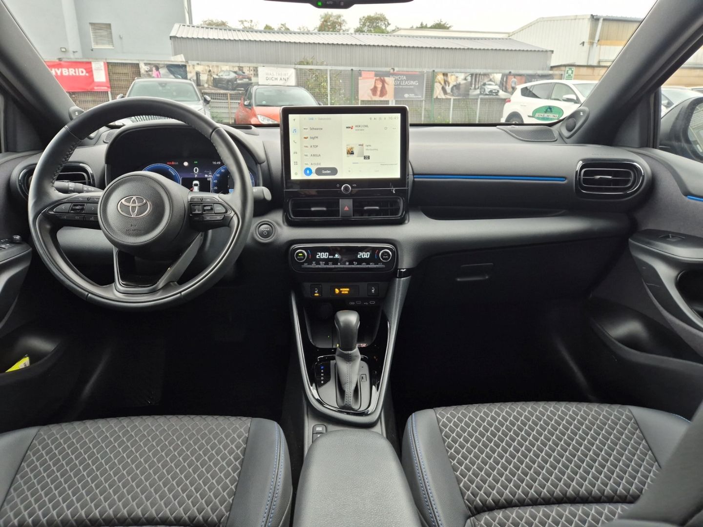 Fahrzeugabbildung Toyota Yaris Hybrid Premiere Edition 1.5 Dual-VVT-iE EU
