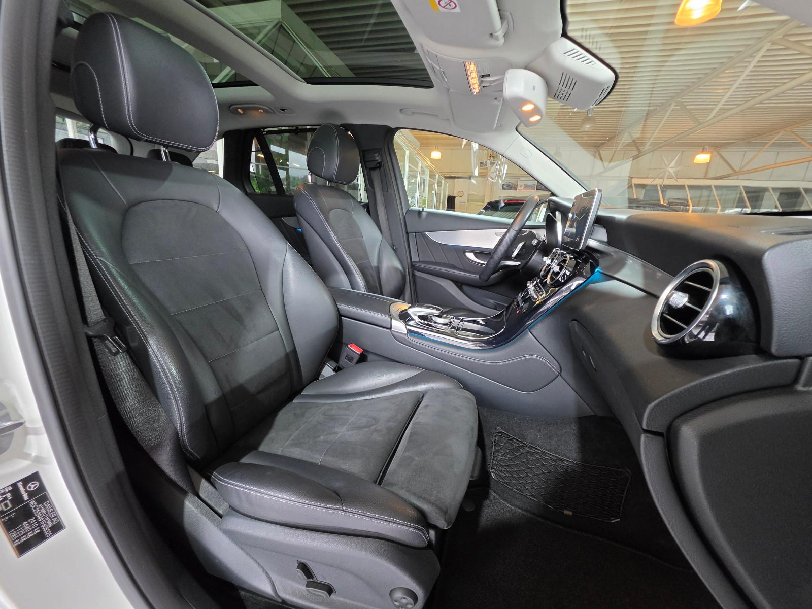 Mercedes-Benz GLC 300 4Matic AMG Line+LED+KAMERA+19" AMG+