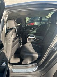 BMW 740 - 12