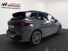 Fahrzeugabbildung BMW 218i Active Tourer M Sport -- Pano/HeadUp/19LM