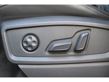 Fahrzeugabbildung Audi SQ5 3.0 TDI quattro MLED Pano B&O ACC STHZ 8fach