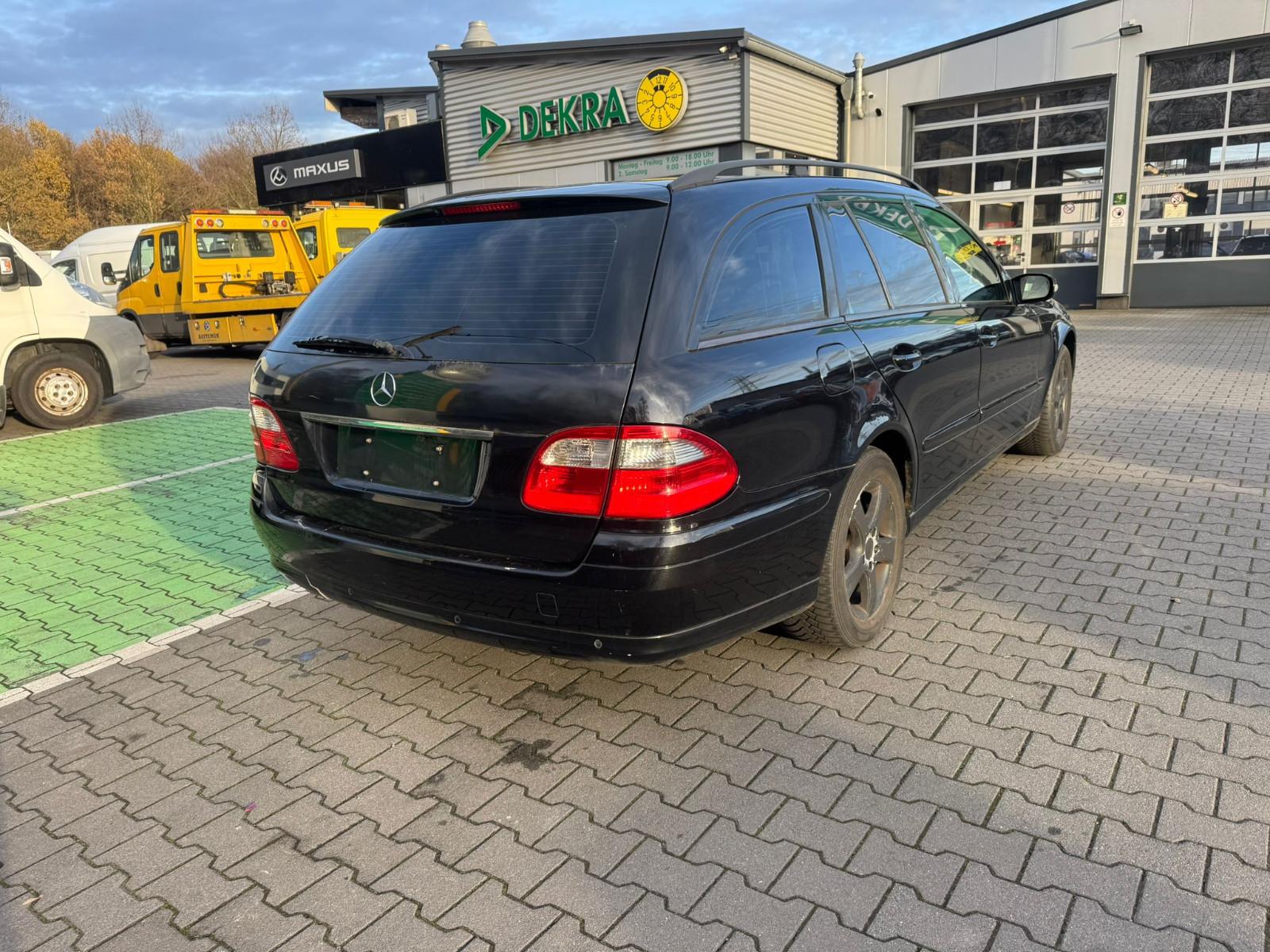 Mercedes-Benz E 220 E T-Modell E 220 T CDI Automatik