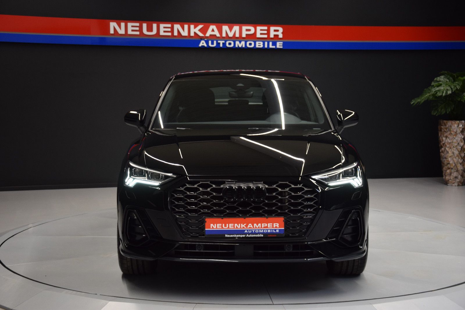 Fahrzeugabbildung Audi Q3 Sportback 45 TFSI e S line ACC Ambiente el.Hk