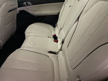 BMW X7 - 10