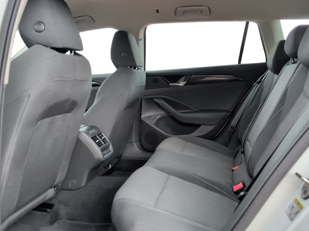 Volkswagen Passat Variant - Bild 22