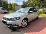Volkswagen Passat 1.4 TSI Trendline BlueMotion Technology - - VW Passat Gebrauchtwagen in Solingen