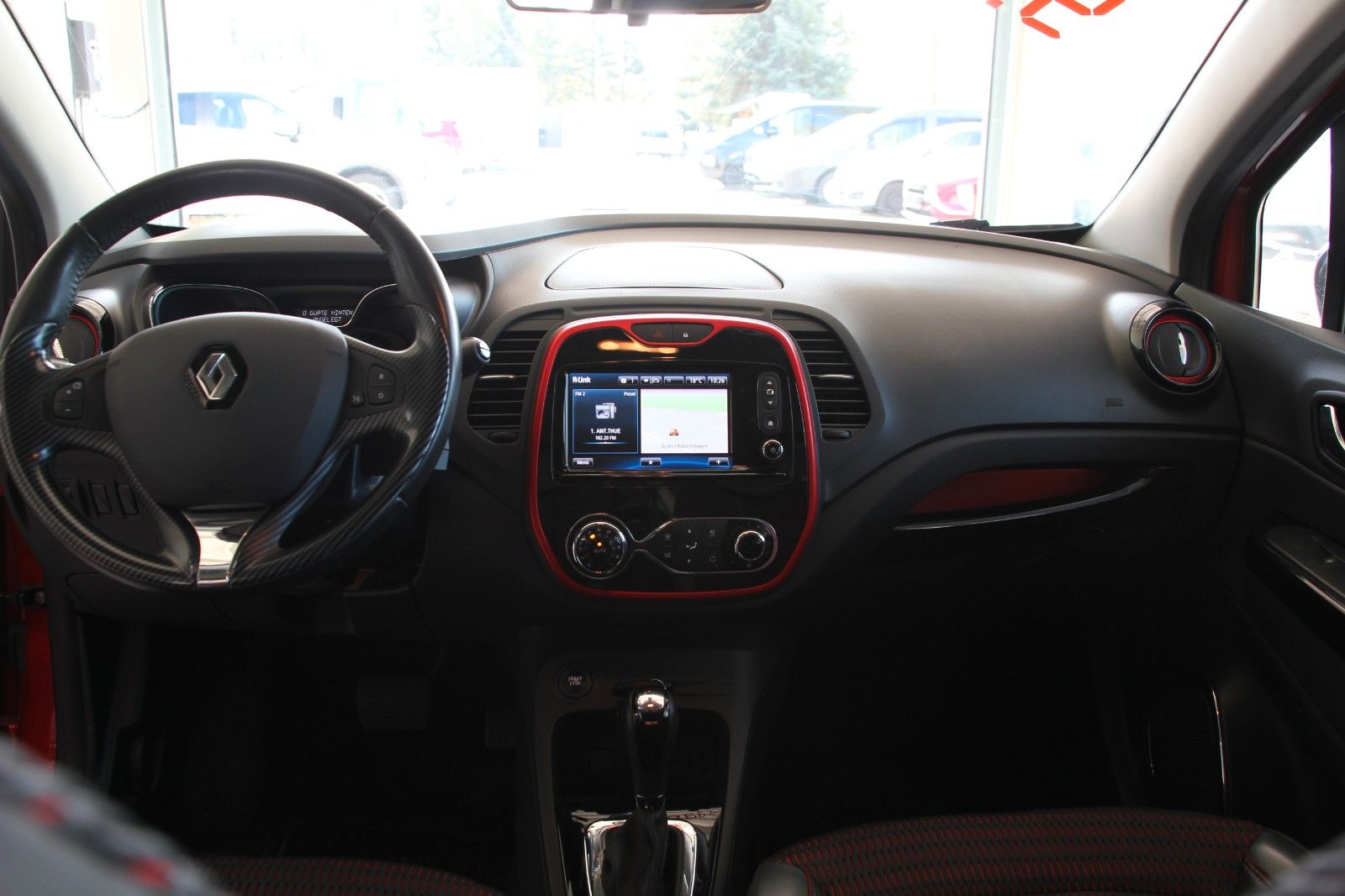 Fahrzeugabbildung Renault Captur Helly Hansen