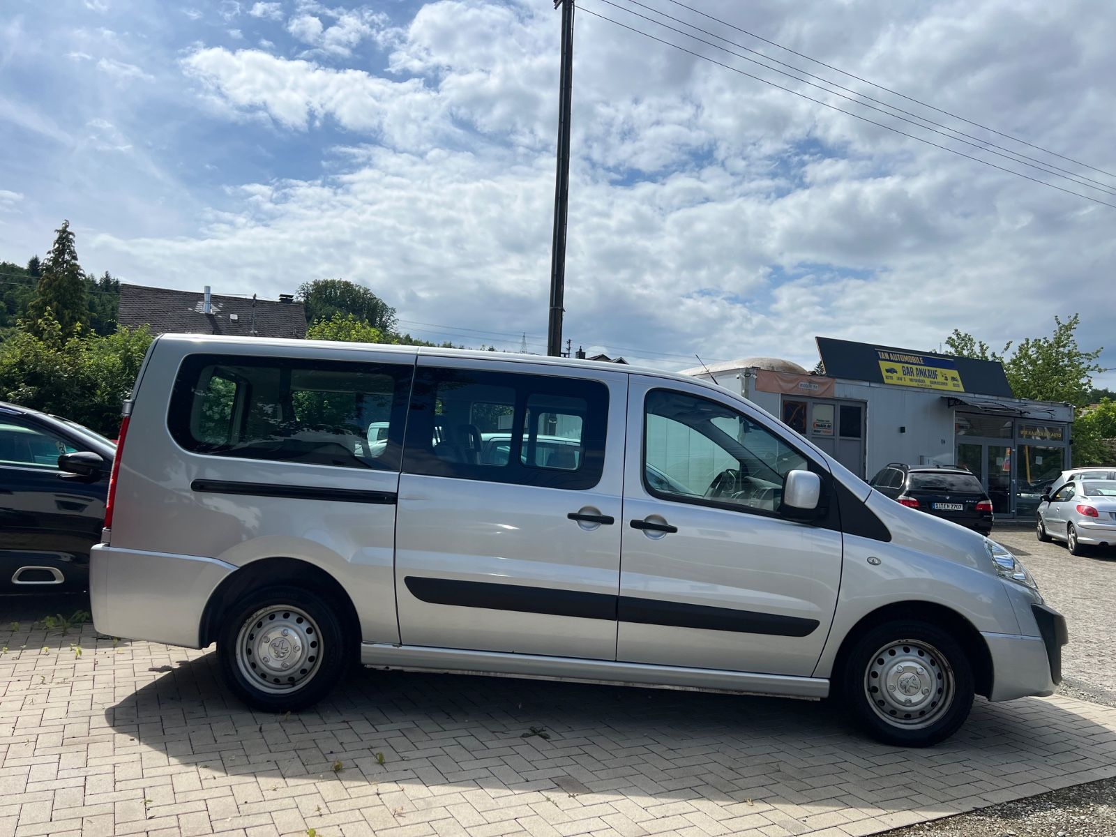 Fahrzeugabbildung Peugeot Expert Tepee L2H1 Active 8.Sitzer
