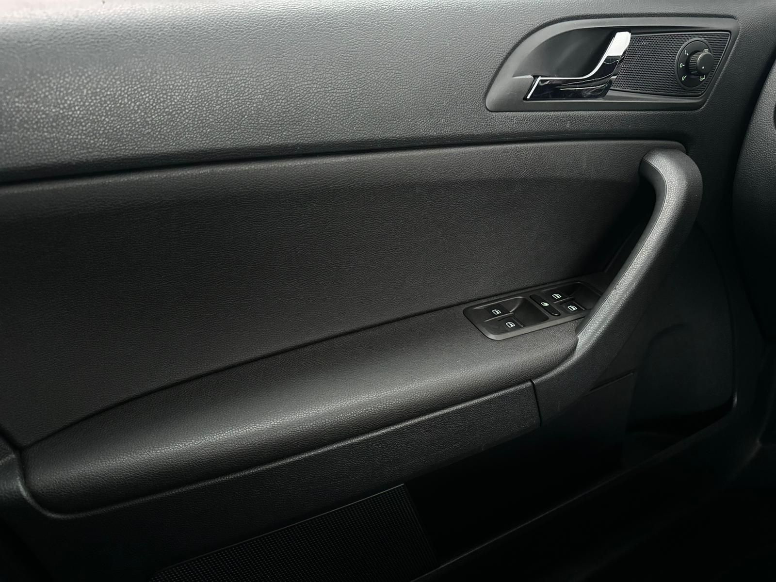 SKODA Yeti 2.0TDI DRIVE 4x4* XENON#SHZ#TEMPO#PDC#KLIMA - Image 17