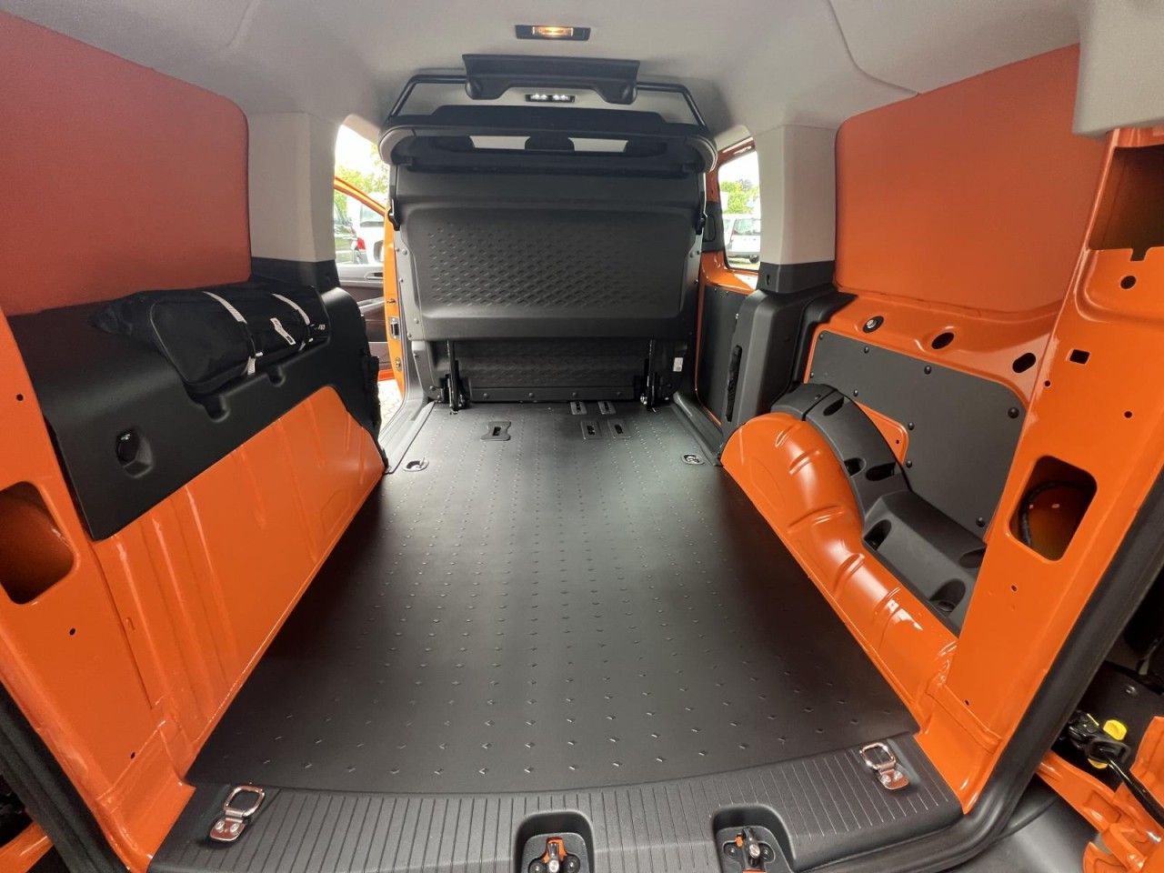Volkswagen Caddy Maxi - Bild 11
