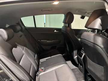 Fotografie des Kia Sportage 1.6 T-GDI 2WD DCT VISION