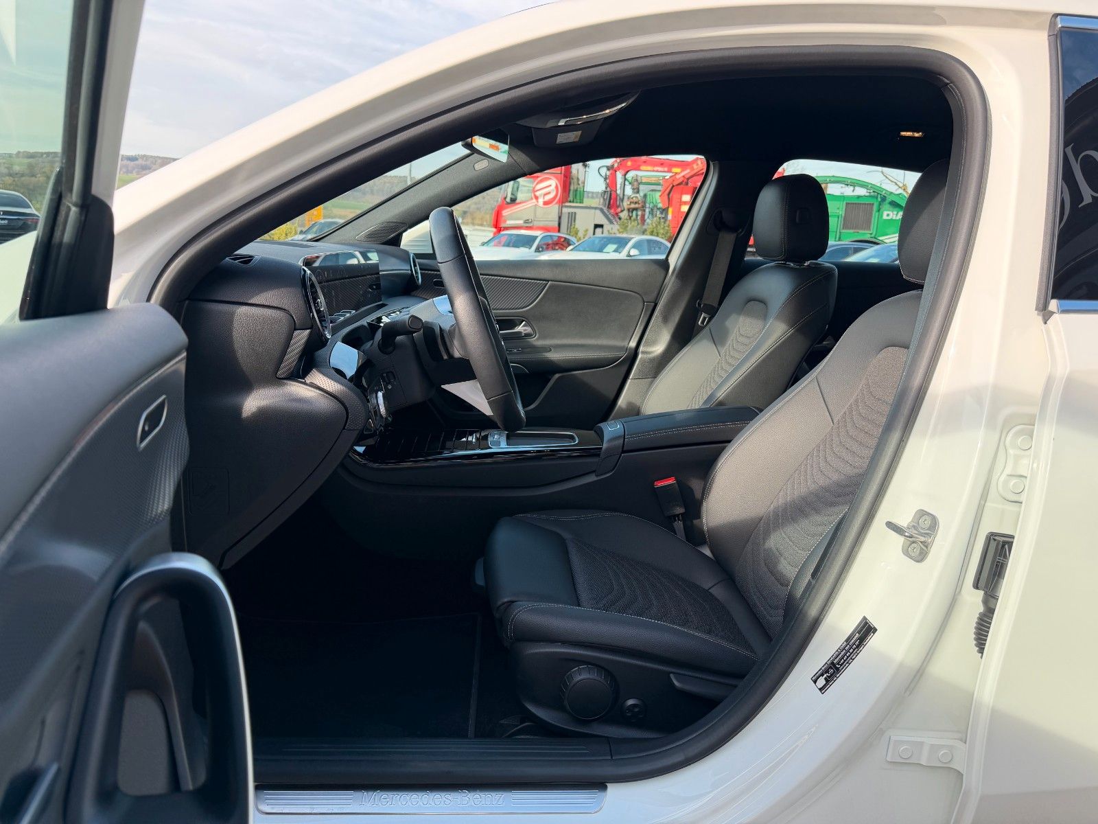 Fahrzeugabbildung Mercedes-Benz A 200 Progressive+LED+IHC+RKamera+LenkBeh+uvm.