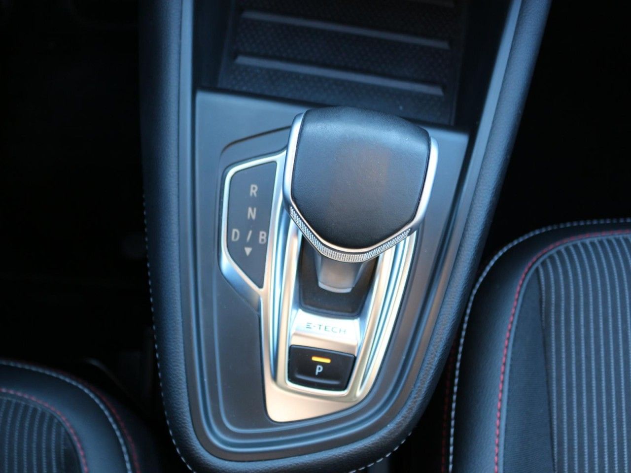Fahrzeugabbildung Renault CAPTUR E-TECH 160 RS-Line