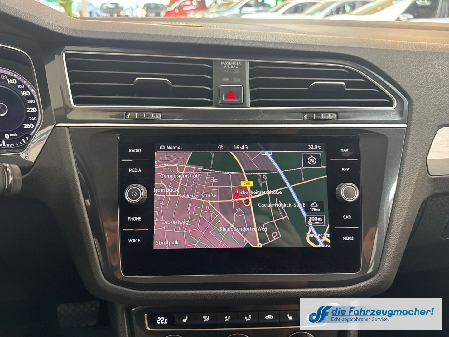Fahrzeugabbildung Volkswagen Tiguan Comfortline BMT Start-Stopp 4Motion Navi