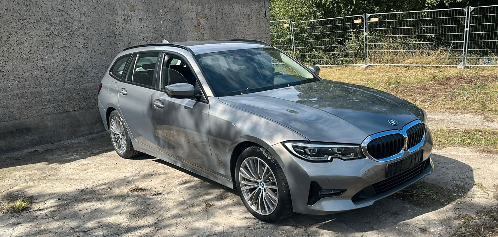 BMW 320e Touring M Sport Automatic imagem 2