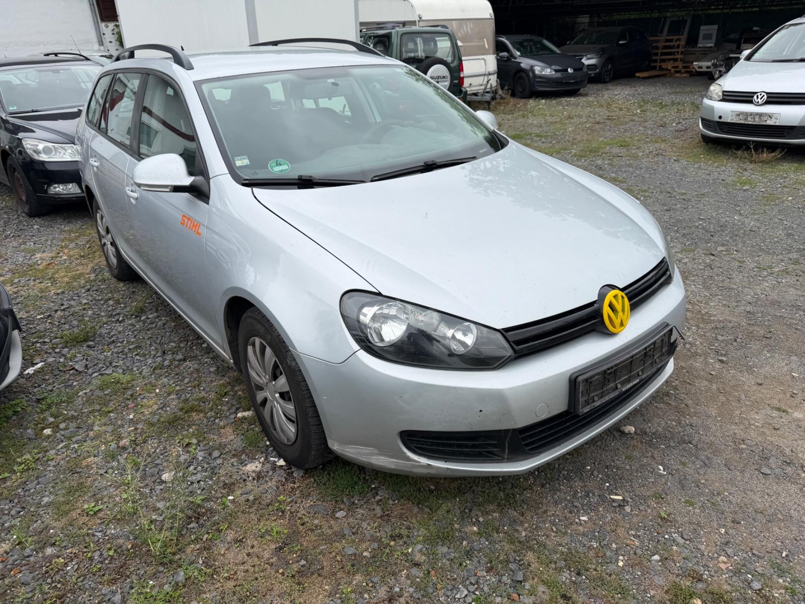 Volkswagen Golf 2011 — rear view
