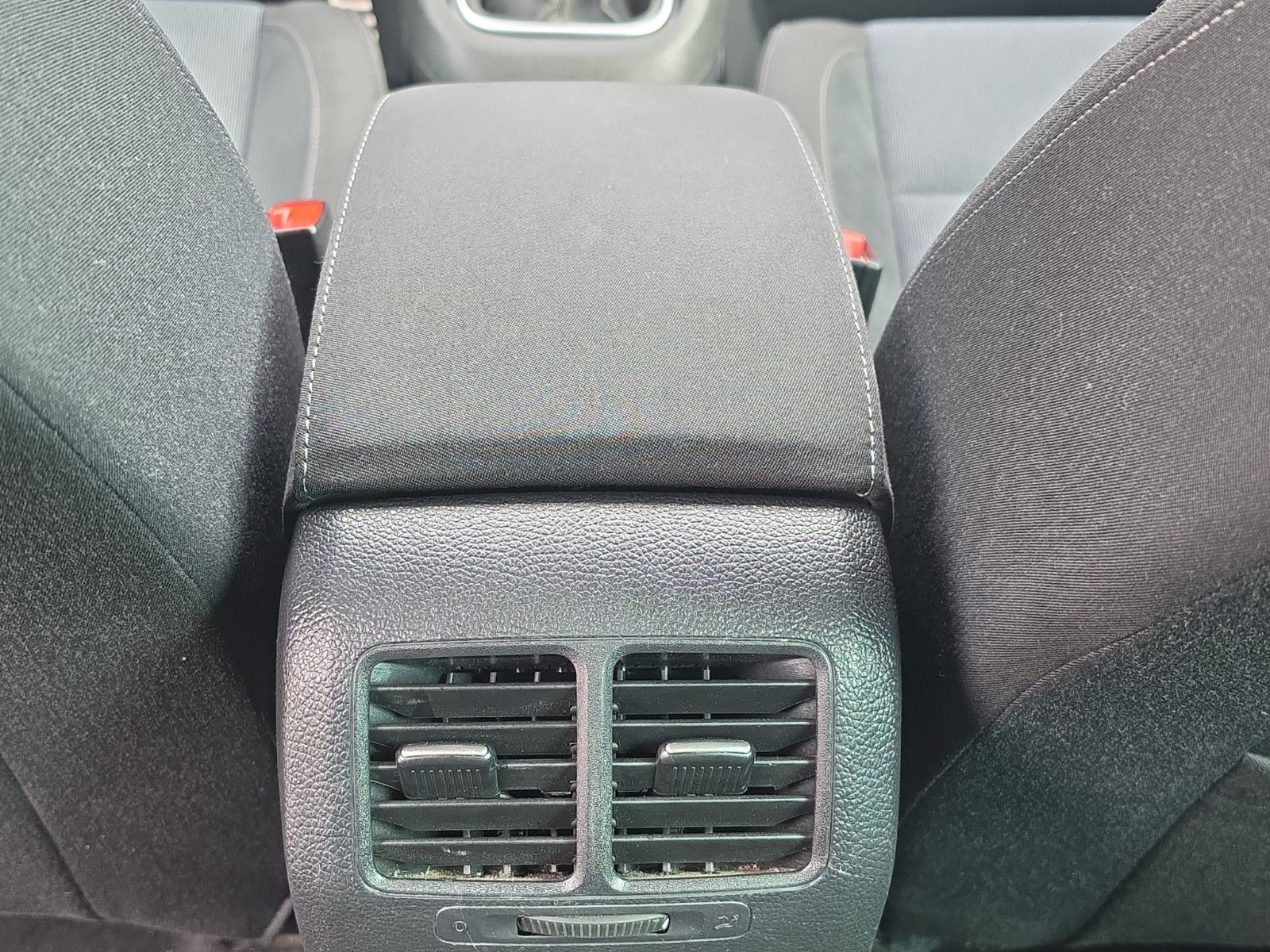Fahrzeugabbildung Volkswagen Golf VI Style AUS 1.HAND SHZ PDC KLIMA TÜV NEU