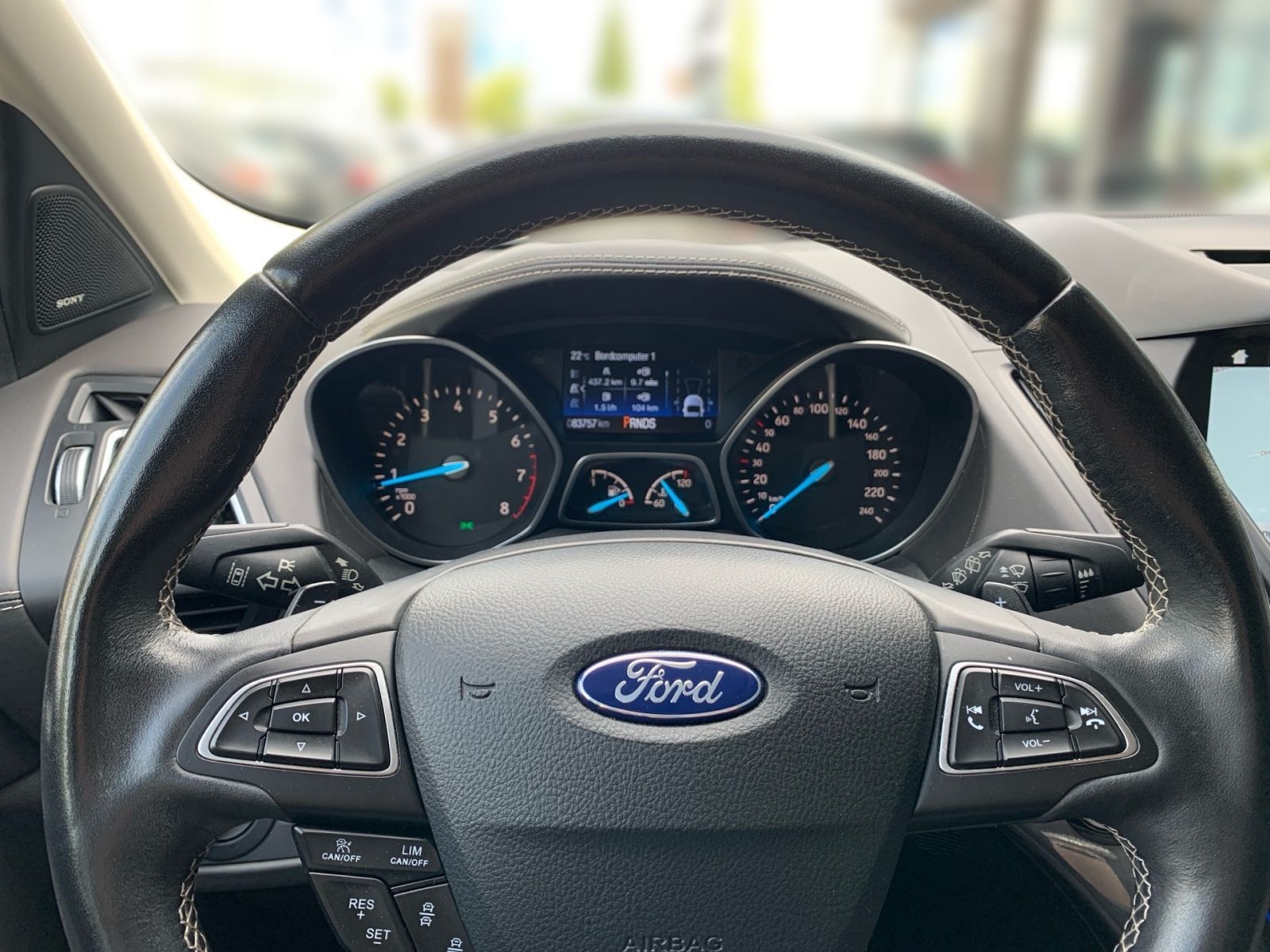 Fahrzeugabbildung Ford Kuga 1.5 EcoBoost Automatik Vignale 4x4 AHK