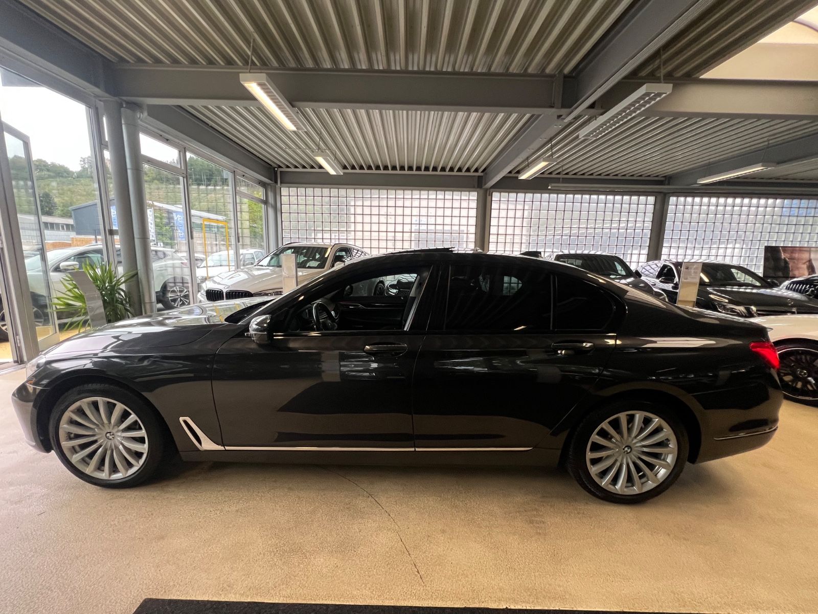 Fahrzeugabbildung BMW 740 d xDrive *MASSAGE* LEDER EXCLUSIVE *