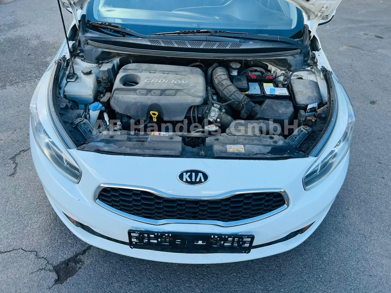 Kia cee'd 2014 — photo 14