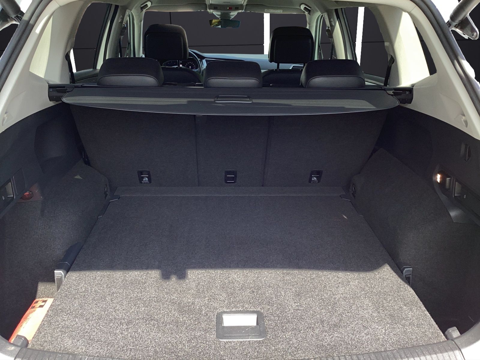Fahrzeugabbildung Volkswagen Tiguan Allspace TDI Comfortline DSG STH LED Navi