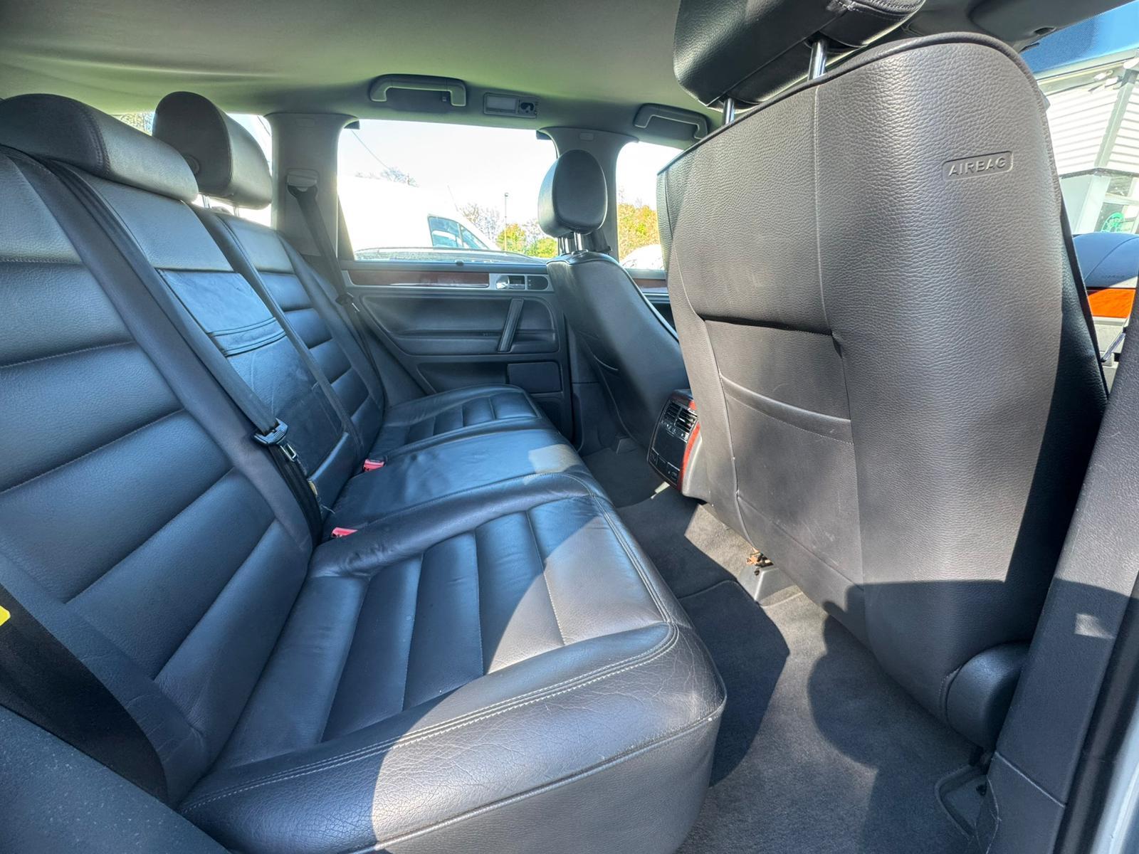 Volkswagen Touareg 2005 — photo 25
