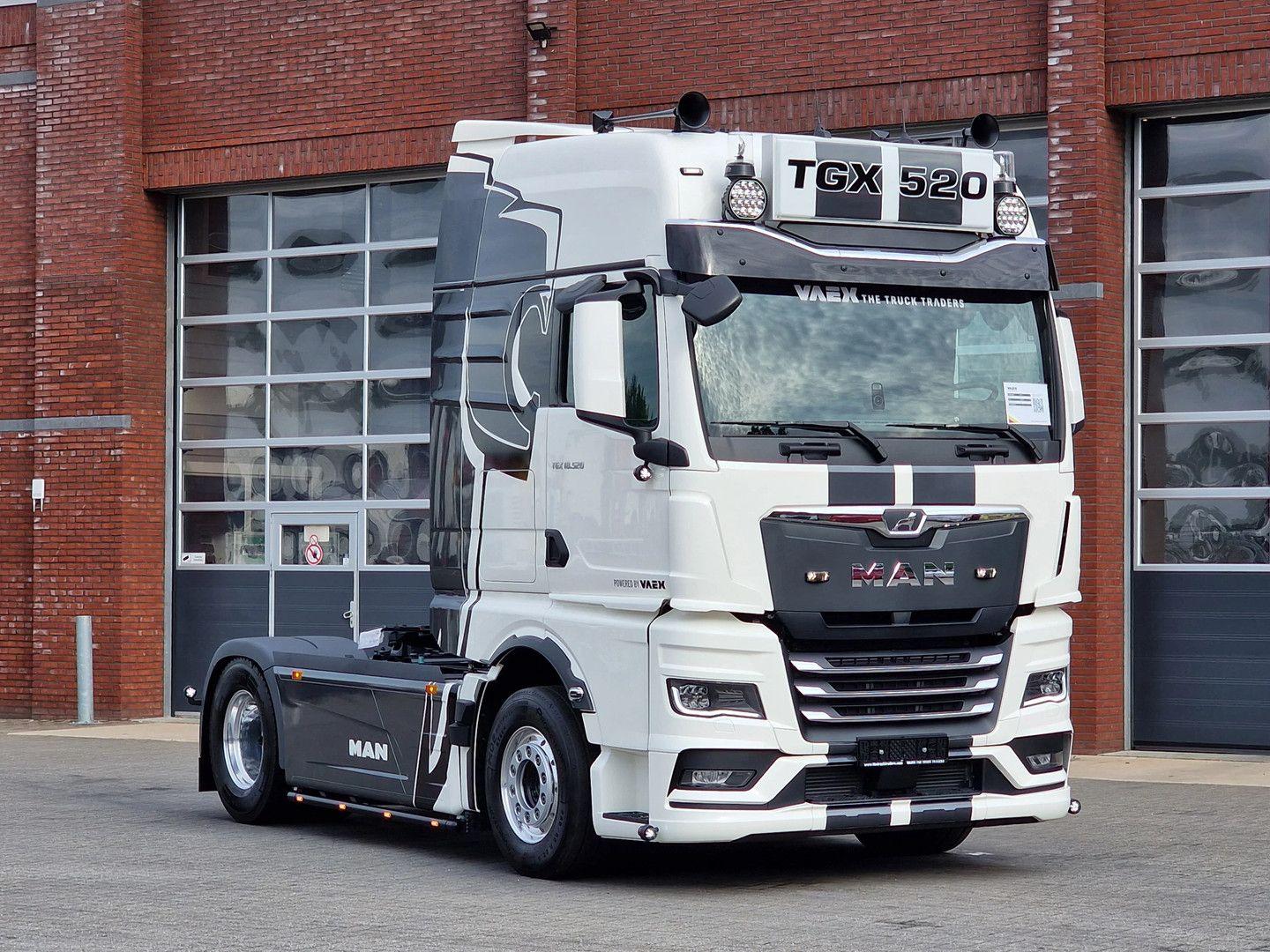 MAN TGX 18.520 4x2 - NEW - Show truck - Retarder - N