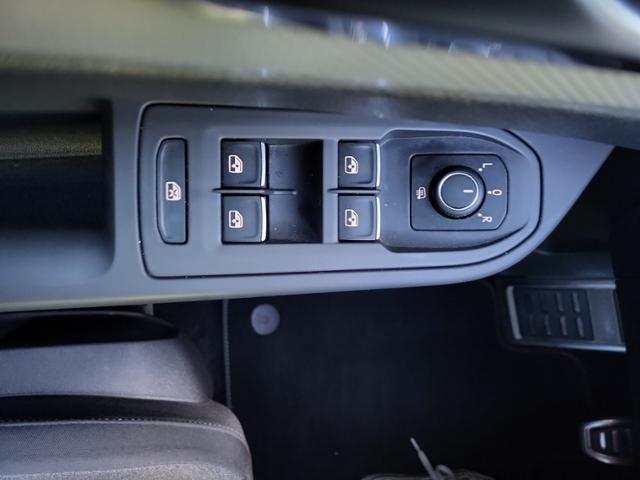 Volkswagen Golf VIII MOVE 2,0l TDI 115 PS Fahrschulwagen, миниатюра 18