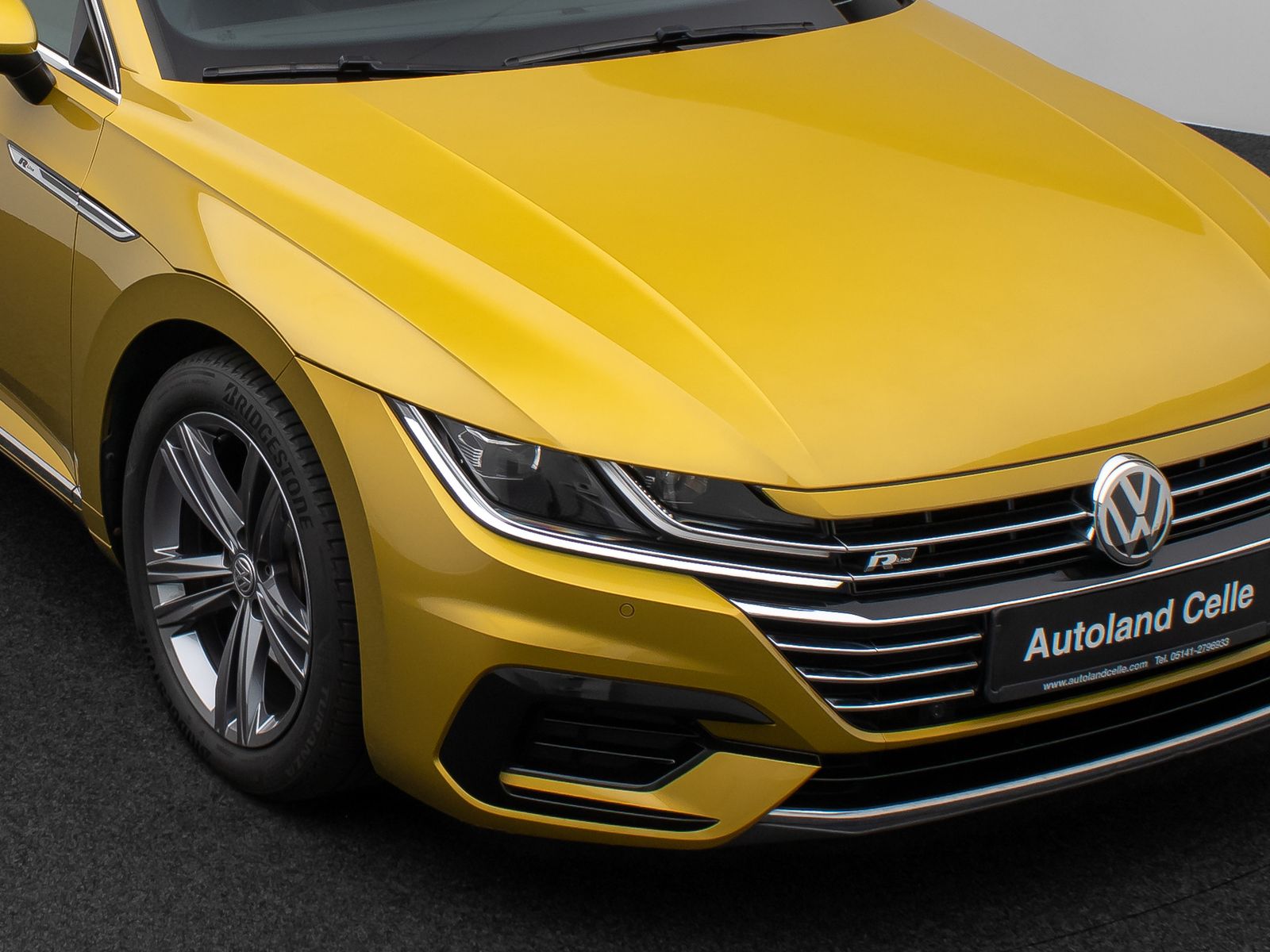 Fahrzeugabbildung Volkswagen Arteon R-Line Kamera Fernlichtassist ACC 8Fach