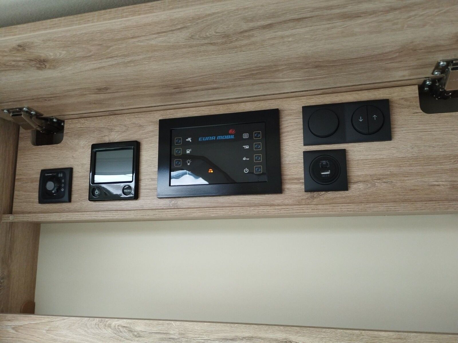 Fahrzeugabbildung Eura Mobil Integra Line GT IL 726 QF Mondial+, Mark.,170PS