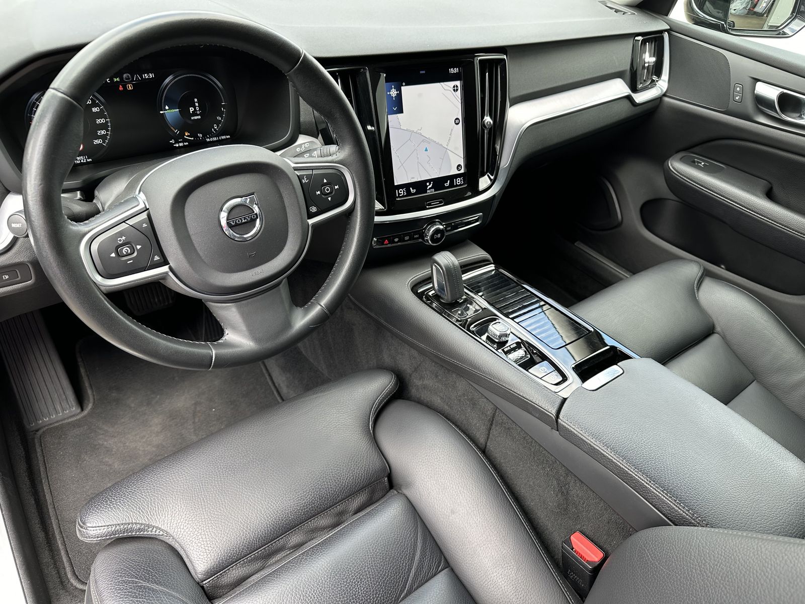 Fahrzeugabbildung Volvo V60 T6 AWD Inscription Expression NAV+LED+DAB+PP