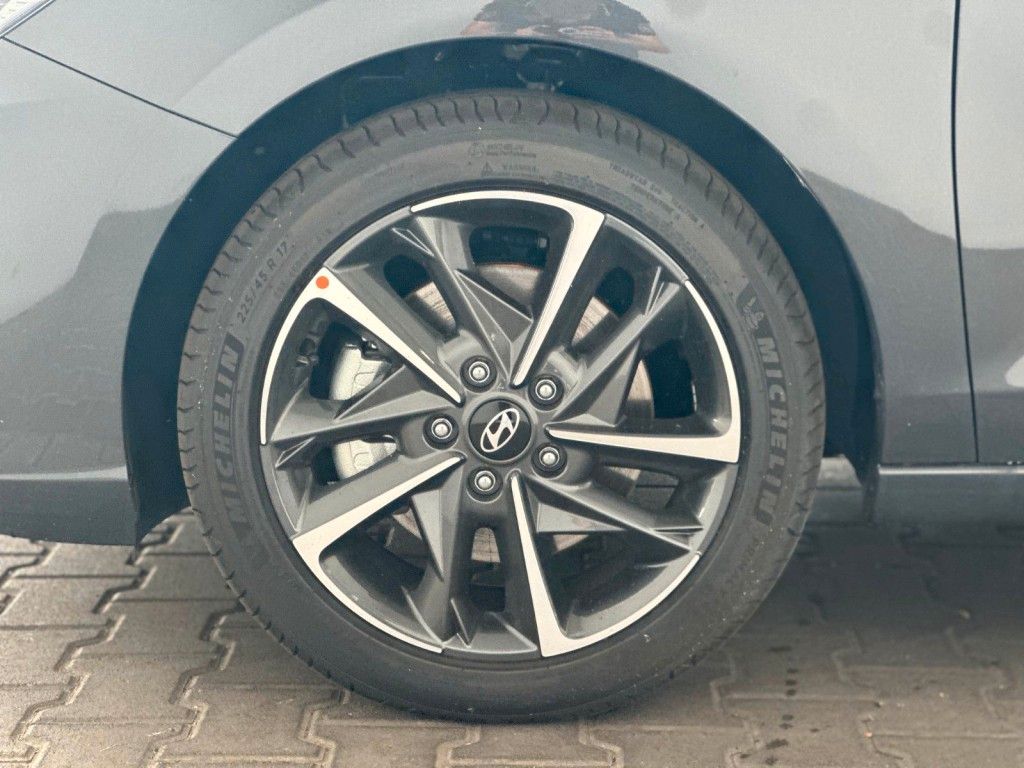 Fahrzeugabbildung Hyundai i30 Advantage 1.0 T-GDI SH/PDC