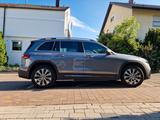 Mercedes-Benz EQB 250 - Zustand neuwertig - graue Mercedes-Benz EQB
