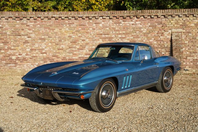 Corvette C2 Sting Ray Blue on Blue - "Nassau Blue Metalli